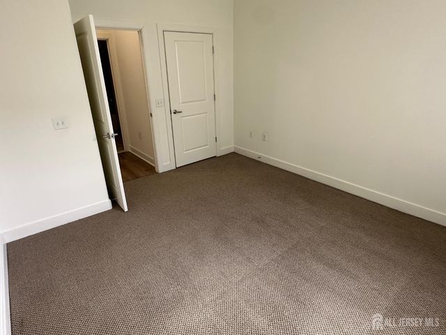 101 Roosevelt Avenue 202, Carteret, NJ 07008