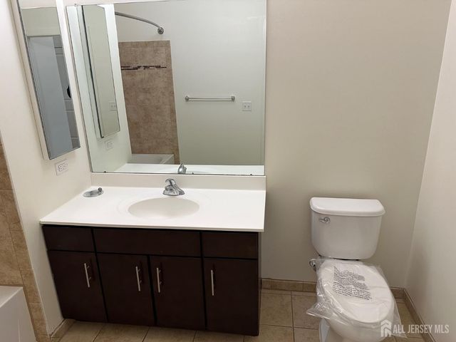 101 Roosevelt Avenue 202, Carteret, NJ 07008