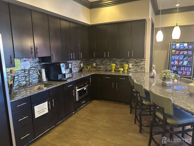 101 Roosevelt Avenue 202, Carteret, NJ 07008