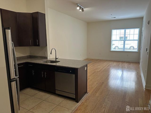 101 Roosevelt Avenue 202, Carteret, NJ 07008