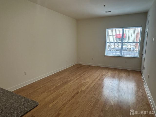 101 Roosevelt Avenue 202, Carteret, NJ 07008