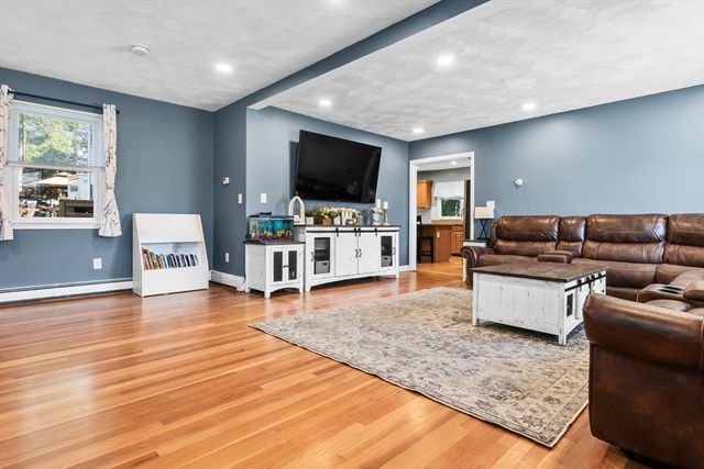 64 Vine St, Saugus, MA 01906