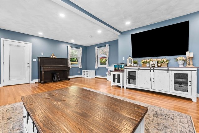 64 Vine St, Saugus, MA 01906