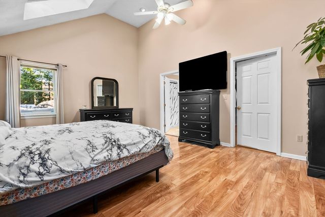 64 Vine St, Saugus, MA 01906