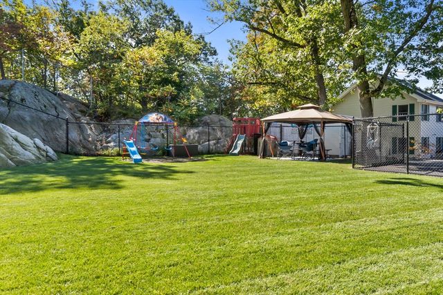 64 Vine St, Saugus, MA 01906