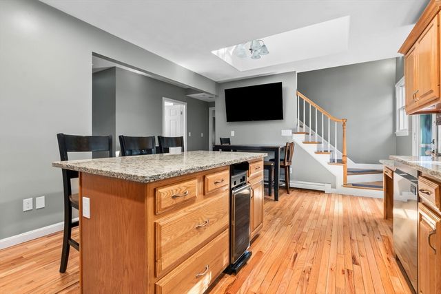 64 Vine St, Saugus, MA 01906