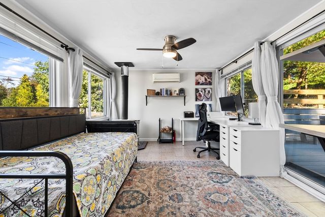 64 Vine St, Saugus, MA 01906