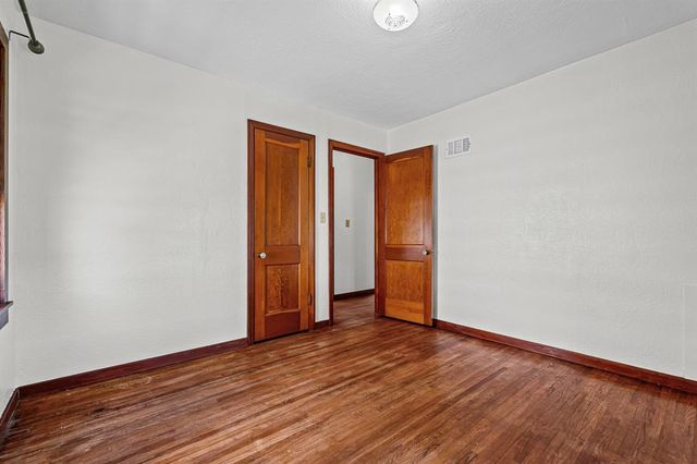 1234 20th Street, La Crosse, WI 54601