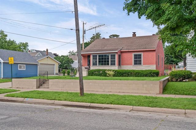 1234 20th Street, La Crosse, WI 54601