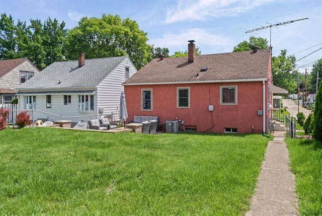 1234 20th Street, La Crosse, WI 54601