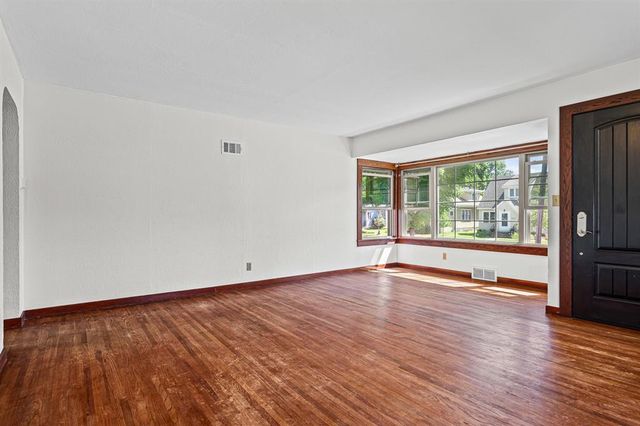1234 20th Street, La Crosse, WI 54601