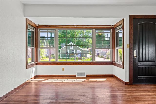 1234 20th Street, La Crosse, WI 54601