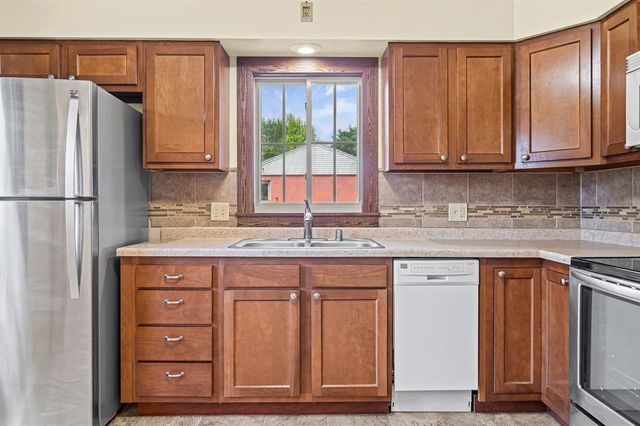 1234 20th Street, La Crosse, WI 54601