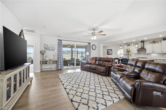 105 Ashbee CT, Moyock, NC 27958