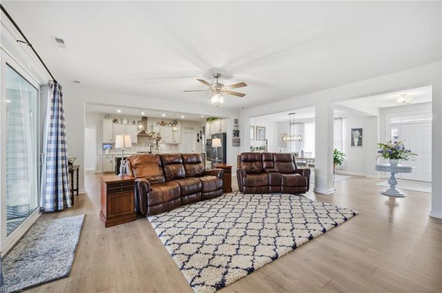 105 Ashbee CT, Moyock, NC 27958