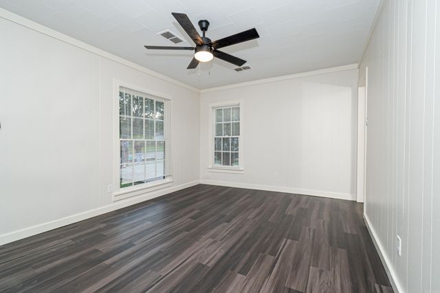 416 S Parkway Drive, El Dorado, AR 71730