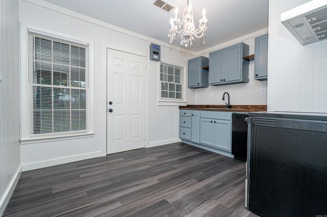 416 S Parkway Drive, El Dorado, AR 71730