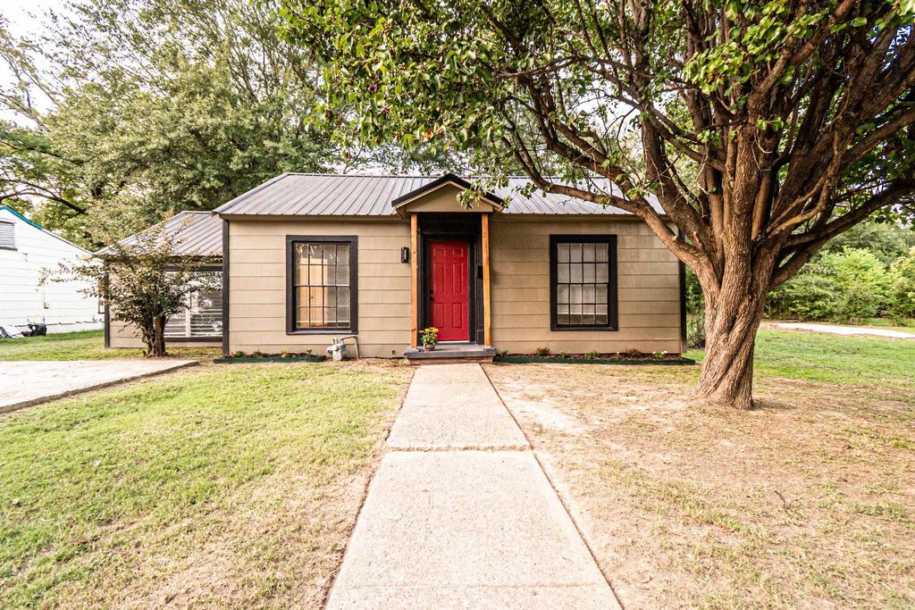 416 S Parkway Drive, El Dorado, AR 71730