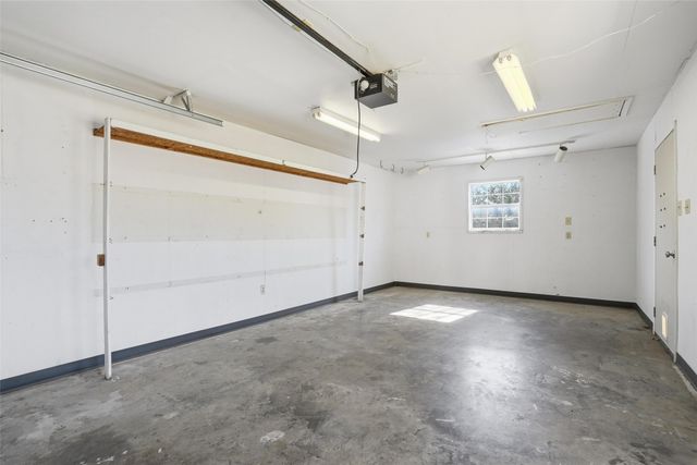 703 Featherston Street, Cleburne, TX 76033