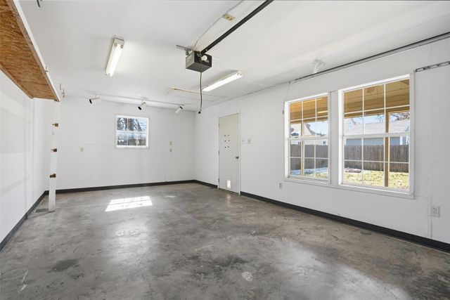 703 Featherston Street, Cleburne, TX 76033