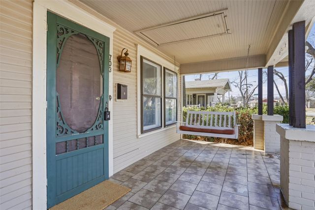 703 Featherston Street, Cleburne, TX 76033