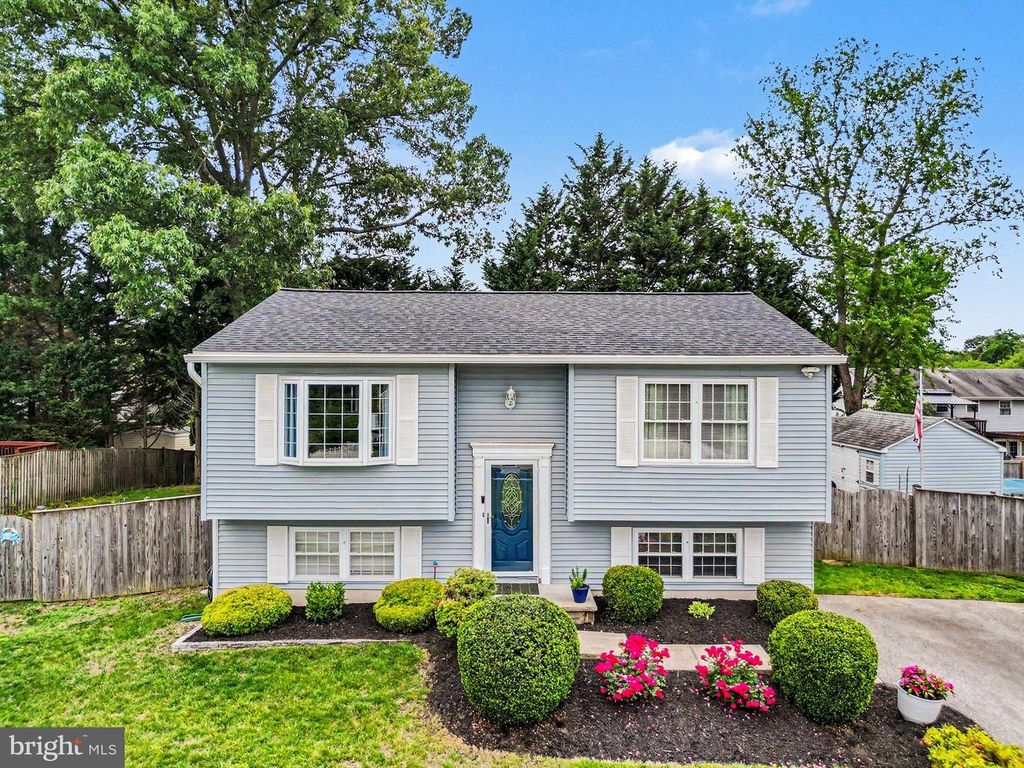 Image 2 of property listing at 218 VIRGINIA AVE, Pasadena, MD 21122