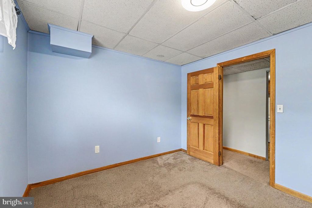 Image 20 of property listing at 218 VIRGINIA AVE, Pasadena, MD 21122