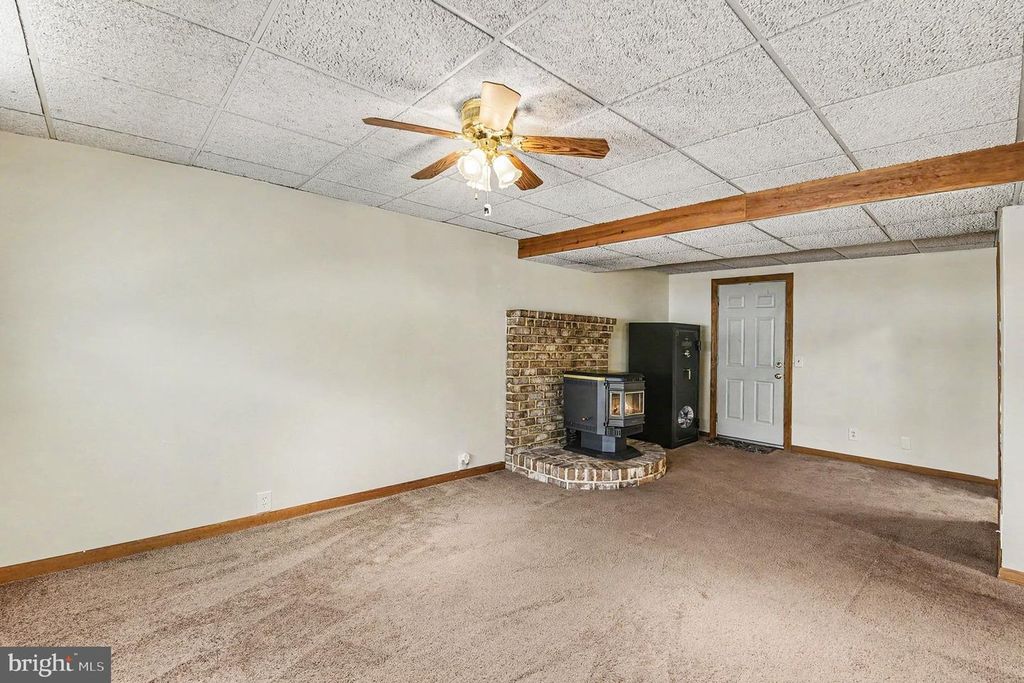Image 22 of property listing at 218 VIRGINIA AVE, Pasadena, MD 21122