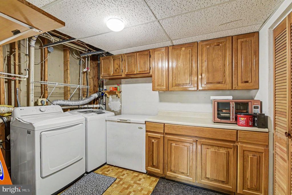 Image 24 of property listing at 218 VIRGINIA AVE, Pasadena, MD 21122