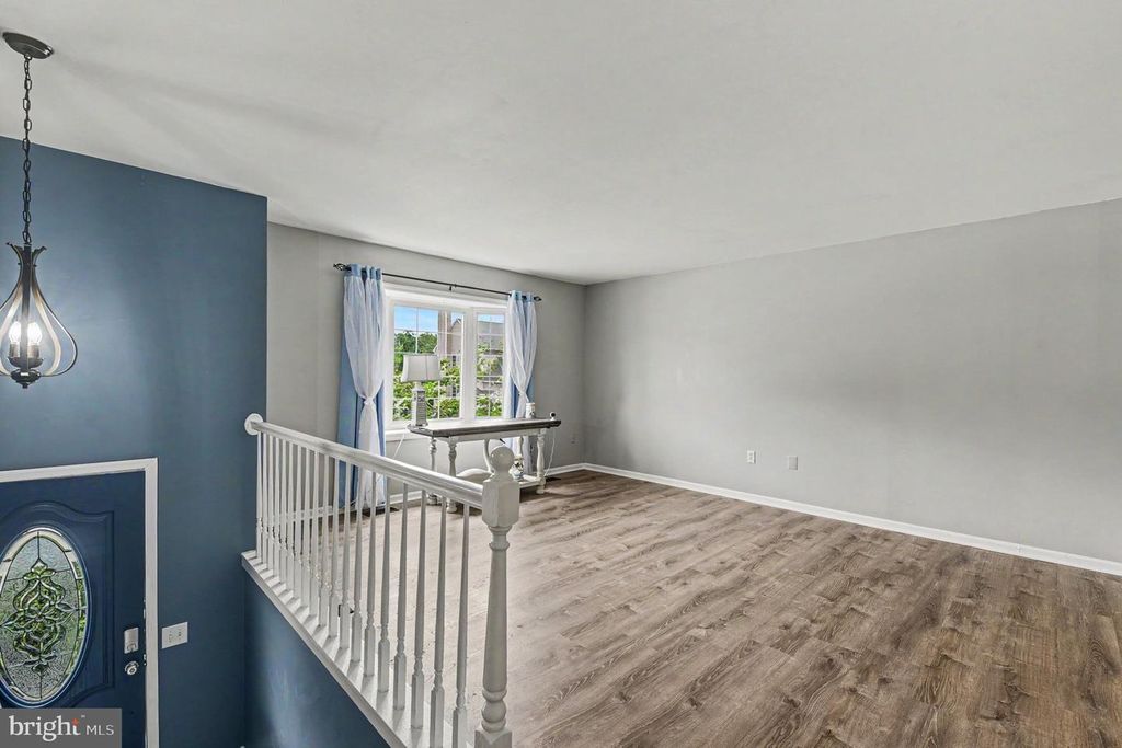 Image 5 of property listing at 218 VIRGINIA AVE, Pasadena, MD 21122