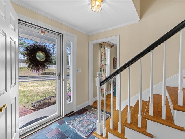 44 Old Colony Dr, Westborough, MA 01581