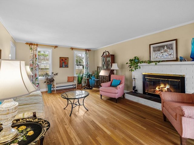 44 Old Colony Dr, Westborough, MA 01581