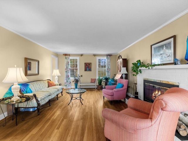 44 Old Colony Dr, Westborough, MA 01581