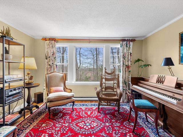 44 Old Colony Dr, Westborough, MA 01581