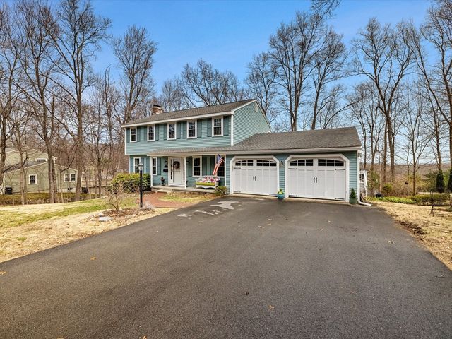 44 Old Colony Dr, Westborough, MA 01581