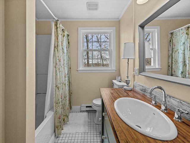 44 Old Colony Dr, Westborough, MA 01581