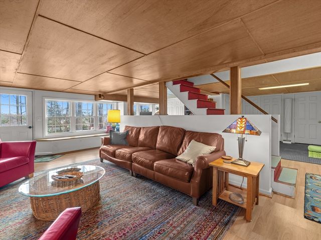 44 Old Colony Dr, Westborough, MA 01581