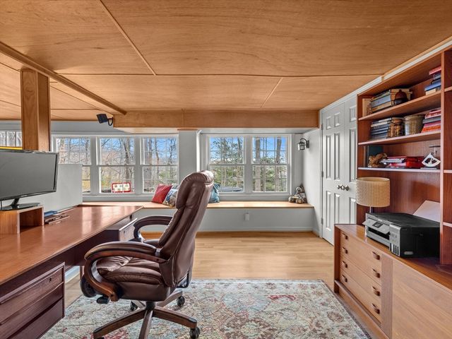 44 Old Colony Dr, Westborough, MA 01581