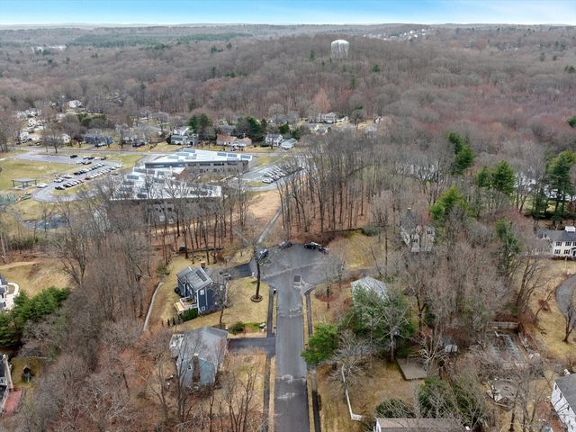 44 Old Colony Dr, Westborough, MA 01581