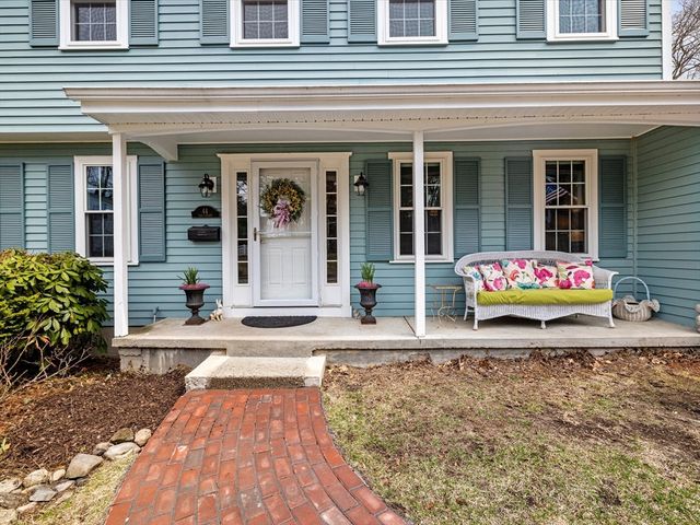 44 Old Colony Dr, Westborough, MA 01581