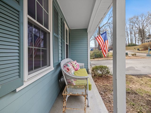 44 Old Colony Dr, Westborough, MA 01581