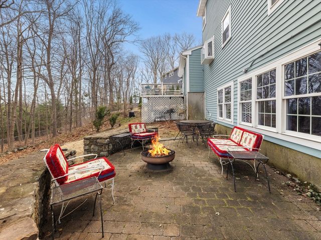 44 Old Colony Dr, Westborough, MA 01581