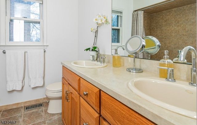 10 Hoagland Dr, Montgomery Twp., NJ 08502