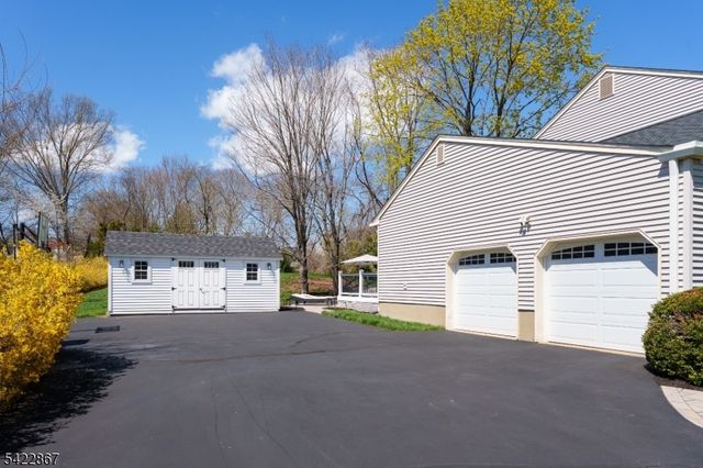 10 Hoagland Dr, Montgomery Twp., NJ 08502