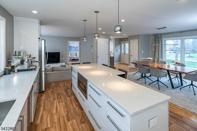 10 Hoagland Dr, Montgomery Twp., NJ 08502