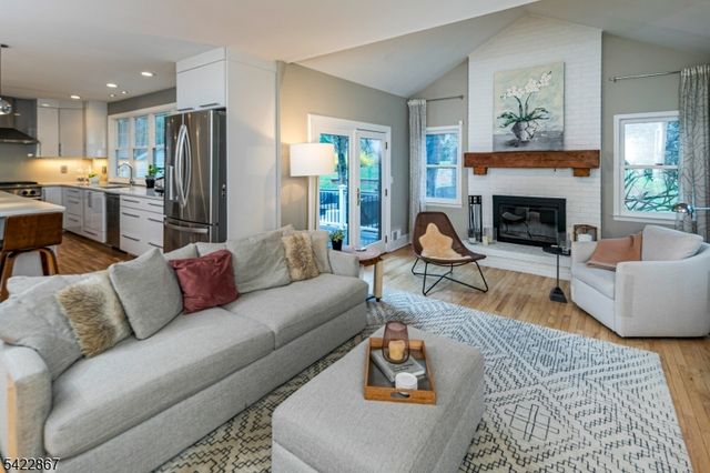 10 Hoagland Dr, Montgomery Twp., NJ 08502