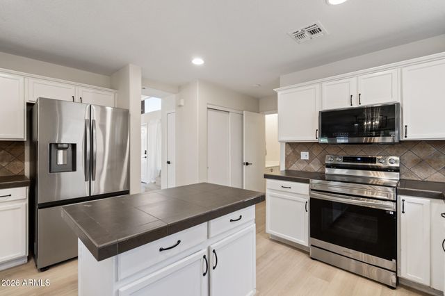 7830 S 26TH Street, Phoenix, AZ 85042