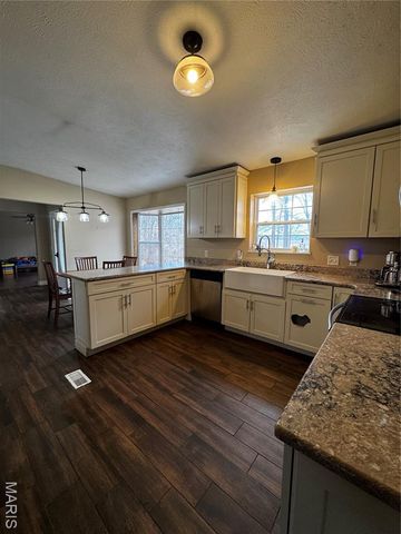 7 Denzel Drive, Greenville, IL 62246