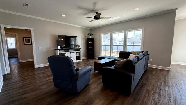 107 Pawnee Dr, Midland City, AL 36350