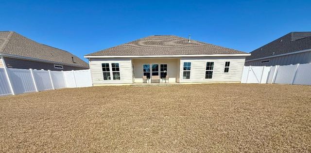 107 Pawnee Dr, Midland City, AL 36350